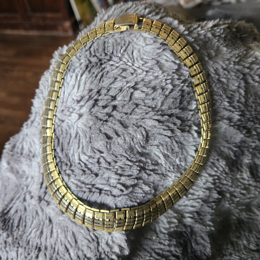 Vintage Gold-Tone Women's Necklace - Presumed Coro